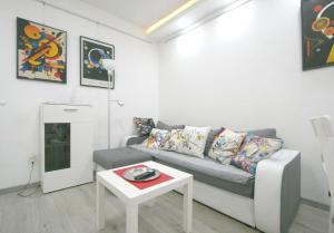 Kandinsky business apartment with workspace in Belgrade, Serbia