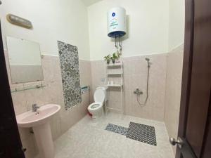 Giường Trong Phòng Nghỉ Tập Thể 8 Giường Cho Cả Nam Và Nữ (Bed in 8-Bed Mixed Dormitory Room)