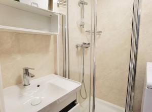 New deco studio with elevator near Galleries Lafayette N9-4