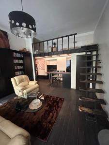 BOSTONA Flat