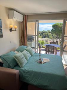 CAP ESTEREL Allée des Fleurs - Appartement CLIMATISE 5 personnes vue mer