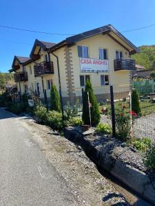 Casa Anghel Ocnele Mari