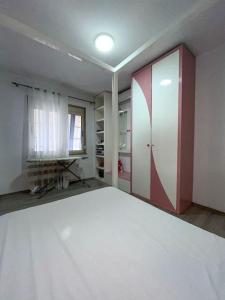 Stylish City-Center Apartment