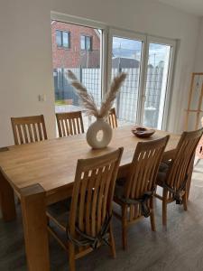 Einzigartiger Neubau-Bungalow - Luxus-Küche, große Terrasse mit Garten - Perfekt für Familie und Gruppen