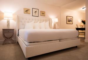 Classic King room in Bar Harbor Manor
