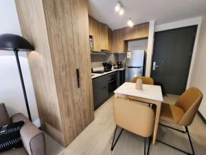 HOM I WiFi, AA, Gym, Lavanderia, Metro Parque Almagro