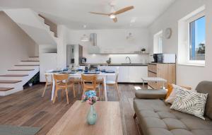 Gorgeous Home In Pasman With Kitchen