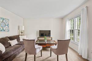 Prime Location 2 BR Oasis with Washer and Dryer