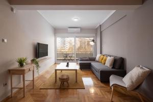 Central 3bdr 3bth apt with big terrace & fast wifi