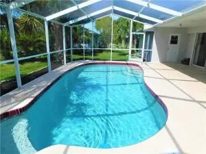 Oasis By The Pool - Arcadia