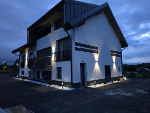 GOLDEN OASIS Free Private Parking 