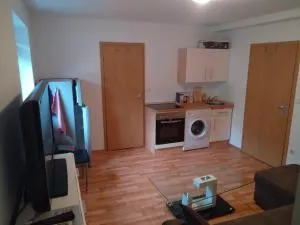 Deggendorf Zentral und Ruhig - 2 Zimmer Wohnung 4 Schlafplätze, Küche, Waschmaschine, Self Check in - Plattling