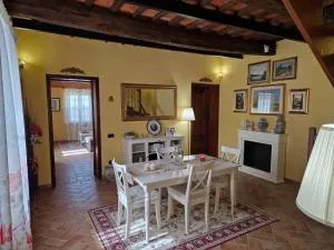 Country Apartment with View of the Tuscany Hills - Ghizzano