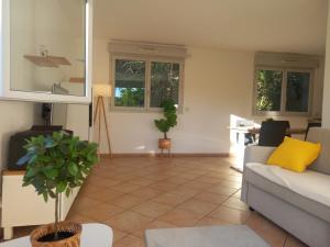 Appartements T2 de 56m2 - Geneve a 5 min- Parking Prive Gratuit : photos des chambres