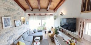 Obiteljski smještaj 100 m2, app 4stars, plaža, jacuzzi