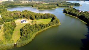 POKOJE NA CYPELKU NAD 5 JEZIORAMi