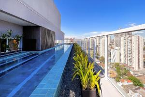 Zainalofts7 ao lado do AACD- Op Art Ibirapuera 53A54A