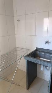 Apartamento com varanda no centro de Aperibé