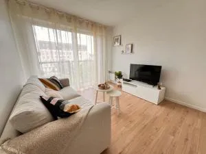 T2 Paris - Stade de France Parking Gratuit, RER - La Plaine-Saint-Denis