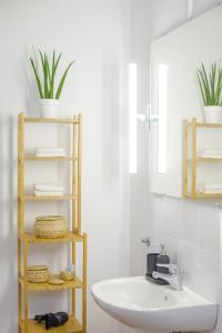 Aletheas Sea View Apartment