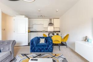 Stunning Station Apartment with free Parking