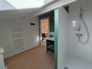 B&B / Chambres d'hotes La Source Du Bonheur Chambres et Table d-Hotes : photos des chambres