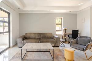 Serene City Escape - Near Sandton, Melrose and Illovo