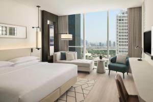 Club King Room - Club Lounge Access room in Sheraton Grand Hotel Dubai