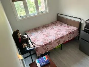 Private bedroom available in Mississauga with Sharing washroom - Georgetown