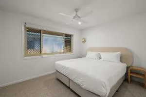 Sophisticated 2-Bed Steps Away From Bilinga Beach - 黄金海岸