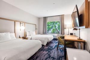 Queen Guest Room with 2 Queen Beds room in Fairfield by Marriott Inn & Suites San Francisco Airport North