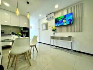 Acogedor apartamento en Equipetrol con piscina, wifi, balcon