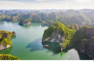Cat Ba Cruise