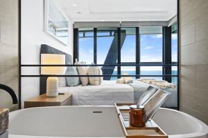 1 Bedroom Ocean View LUXURY Unit - Q Stay