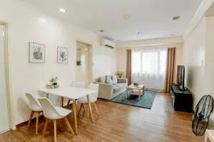 Spacious 2BR at SoMa BGC Near SM Aura and Bonifacio High Street - Fort William McKinley