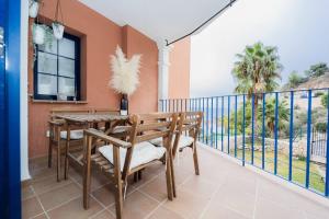 Big sunny 2BR seaview apartment in natural park