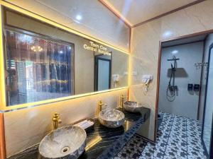 1 người trong phòng tập thể 12 giường – Nam & Nữ (1 Person in 12-Bed Dormitory - Mixed)
