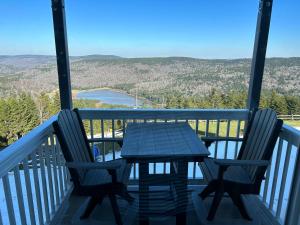 ML276 Cozy Down Home Feeling Close To Lift WiFi Near Village