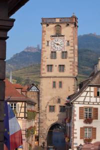 Hotels Logis Hotel de la Tour : photos des chambres