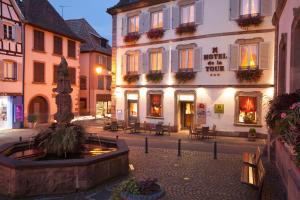 Hotels Hotel De La Tour : photos des chambres