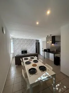 L'Adrien Hébrard parking facile - Fronton