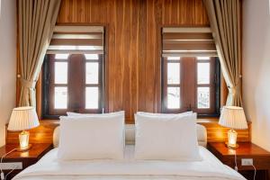 Merry Riverside Hotel