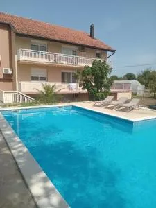 Iva Giulia Apartment - Služanj