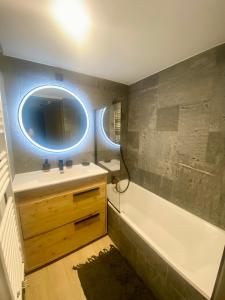 Appartements Le Cocon des Airelles - Meuble de tourisme 3 etoiles au pied des pistes avec garage : photos des chambres