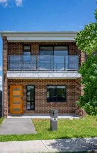 Bardia near Train & Shopping with central AC&WiFi - West Hoxton