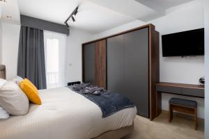 Modern 2BR Duplex Penthouse with Front Balcony and Large Terrace - Close to Saint Julians & Sliema