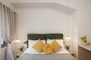 M18 Studios Monastiraki Gems