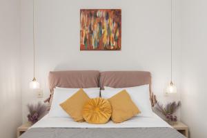 M18 Studios Monastiraki Gems