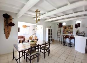 Superbe mazet en Camargue, jardin, parking, terrasses, climatisation, internet