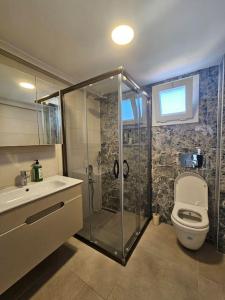 Luxury 5BR Villa w Pool & Beach Access Ayvalık